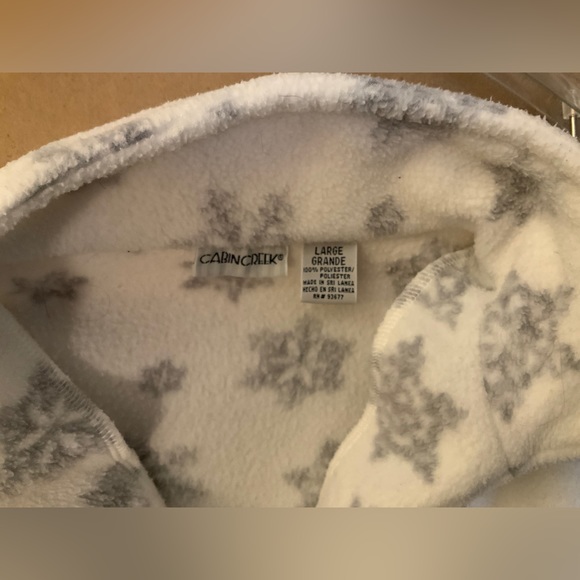 FLEECE SNOW FLAKES, PULLOVER. BUNDLE BONANZA - Picture 6 of 10